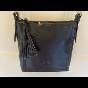 Dooney & Bourke Shoulder handbag.